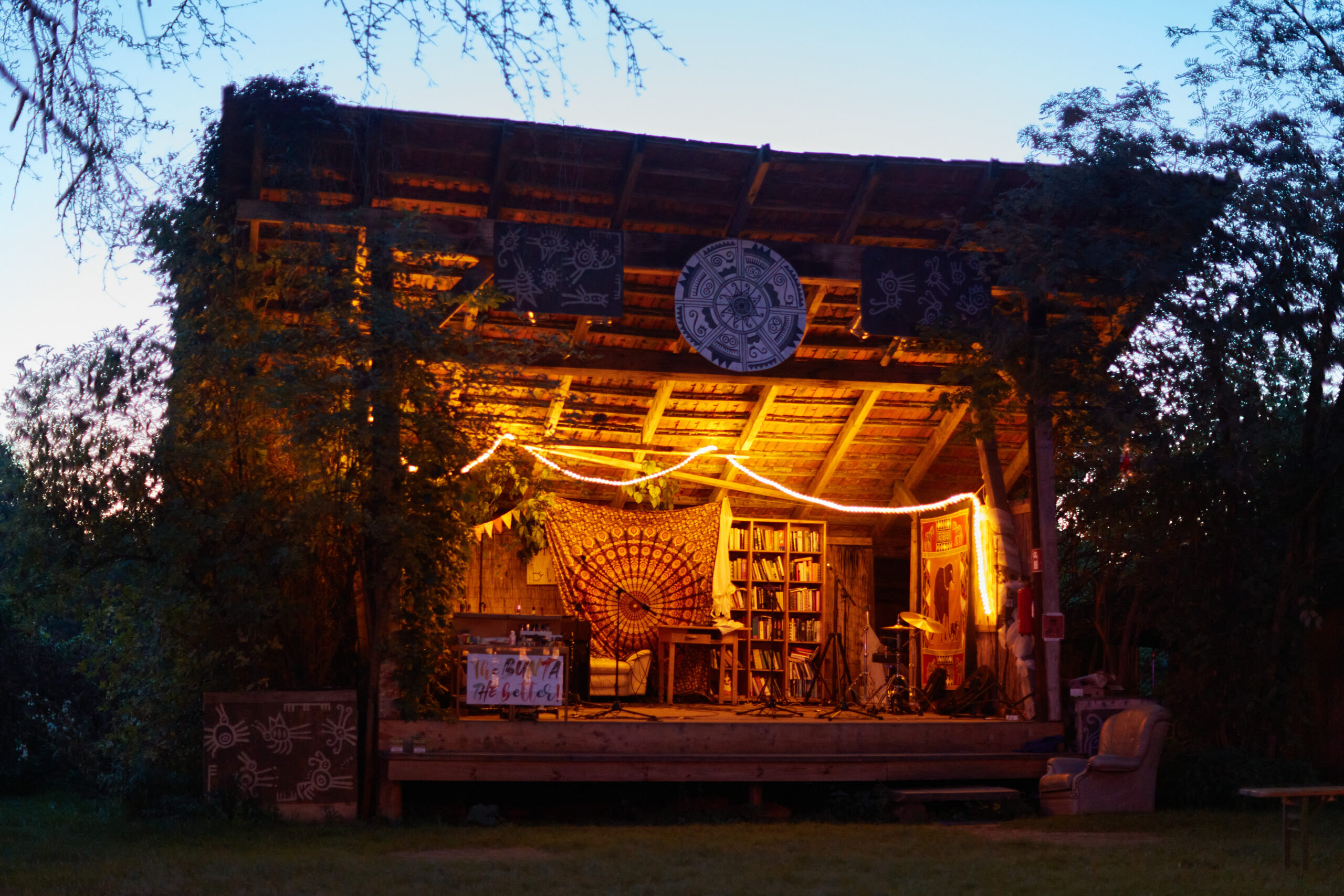 Bühne am Schönburn 2019 beim Böllerbauern